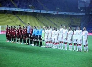 Yarı finale ilk bilet Es-Es'in