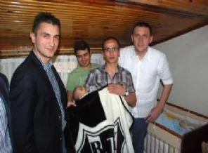 Yeni doğan çocuğuna Beşiktaş ismini koydu