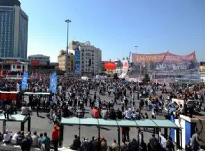 1 Mayıs mesajı: 1977'nin faillerini bulun