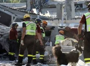 12 saat sonra enkazdan sağ çıkarıldı