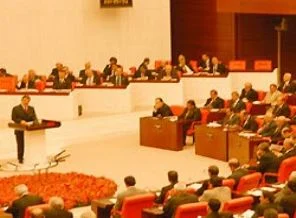 AK Partililer CHP'yi alkışladı