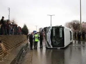 Ankara'da otobüs yan yattı: 4 yaralı