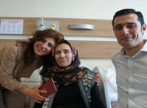 Annesine moral için nikahı hastanede kıydı