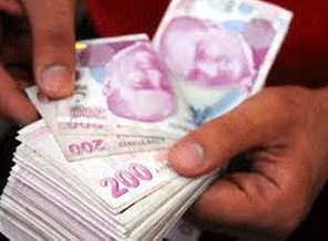 Asgari ücretli zenginlere fark attı