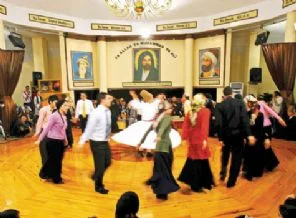 Avrupa'da yaşayan Aleviler İslam'ı dedelerden öğreniyor