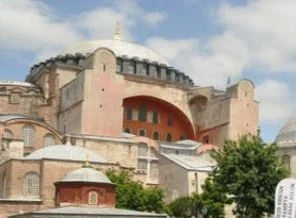 Ayasofya önünde 10 binler namaz kıldı