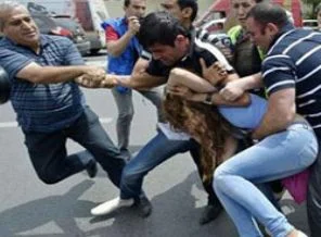 Bakü'de göstericilere sert müdahale