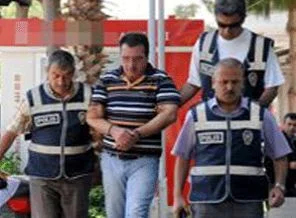Bankada canlı bomba paniği