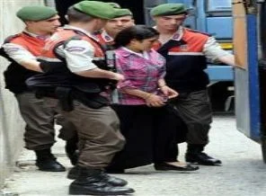 Bebeğini boğarak öldüren anneye müebbet