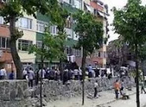 Beyoğlu'nda iki aile birbirine girdi