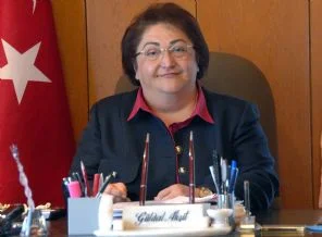 Bir başörtüsü açıklaması da AK Parti'den