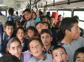 Bir otobüste 200 öğrenci