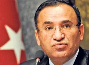 Bozdağ: Türkiye demokrasisini güçlendiriyor