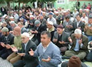Bu köyde 50 yıldır Peygamber Mevlidi'nde buluşuluyor