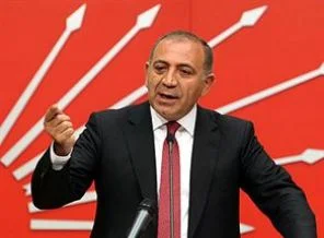CHP'deki depremin şiddeti arttı