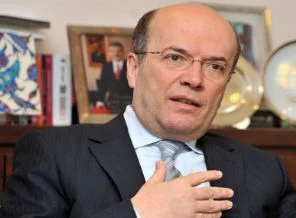 Dışişleri okul, diplomatlar akademisyen
