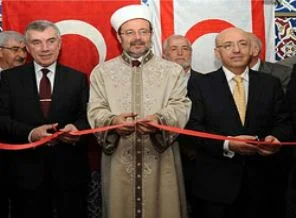 Diyanet, Londra'ya uzandı