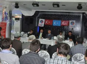 Doğu Türkistanlılardan 'soykırım' toplantısı