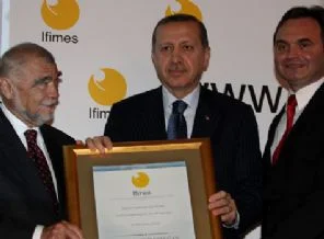 Erdoğan'a ''Son On Yılın Dünya Şahsiyeti'' ödülü