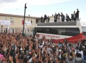 Erdoğan, silah sesleri arasında konuştu