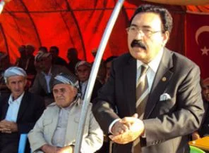 Esad Canan: Bayrak için nöbet tutmayın