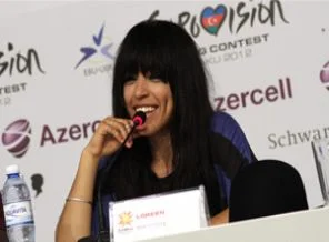Eurovision birincisi Azerileri kızdırdı !