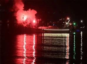 Fenerbahçe'ye denizden protesto