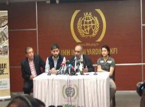 Gazeteciler İHH'da basın açıklaması yaptı