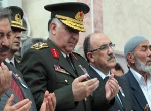Genelkurmay Başkanı, gözyaşlarını tutamadı