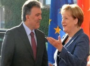Gül ve Merkel bir araya geldi