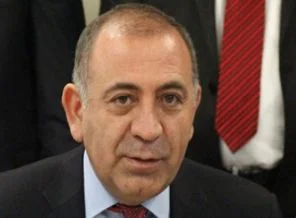 Gürsel Tekin'den adaylığa yeşil ışık