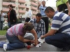Hayatı kaşıkladı