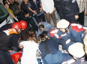 İstanbul'un göbeğinde rögara düştü