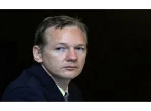 İsveç Assange'ı bekliyor