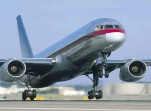 Kadın pilotları aşağılayan yolcu, uçaktan atıldı