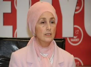 Kamalak'ın eşine başörtüsü zulmü