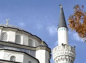 Kamyon camiye çarptı: 2 ölü, 4 yaralı!