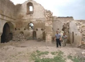 Kilise çöplüğe döndü