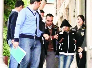 Liseli Tuğçe dehşet saçtı