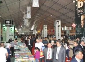 Malatya'daki kitap fuarına yoğun ilgi