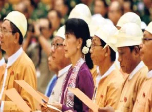 Myanmar'da muhalif lider Kyi nihayet yemin etti