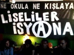 Ne okula, ne kışlaya...