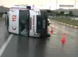 Nevşehir'de hasta taşıyan ambulans devrildi