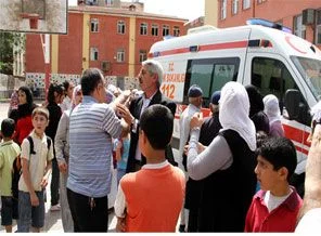 Okullarda dağıtılan süt ilk günde zehirledi