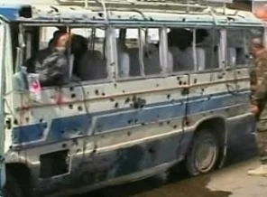 Pakistan'da yolcu otobüsü tarandı