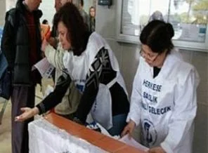 Sağlıkçılar da iş bırakıyor!
