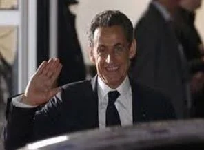 Sarkozy gitti, NATO krizi bitti