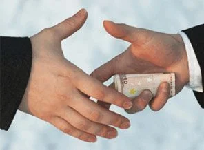 Şirketlerin yüzde 18'i rüşvet veriyor