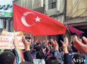 Suriye'de Türk bayraklı gösteri