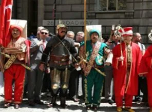Wall Street'te ''Mehter'' sesi